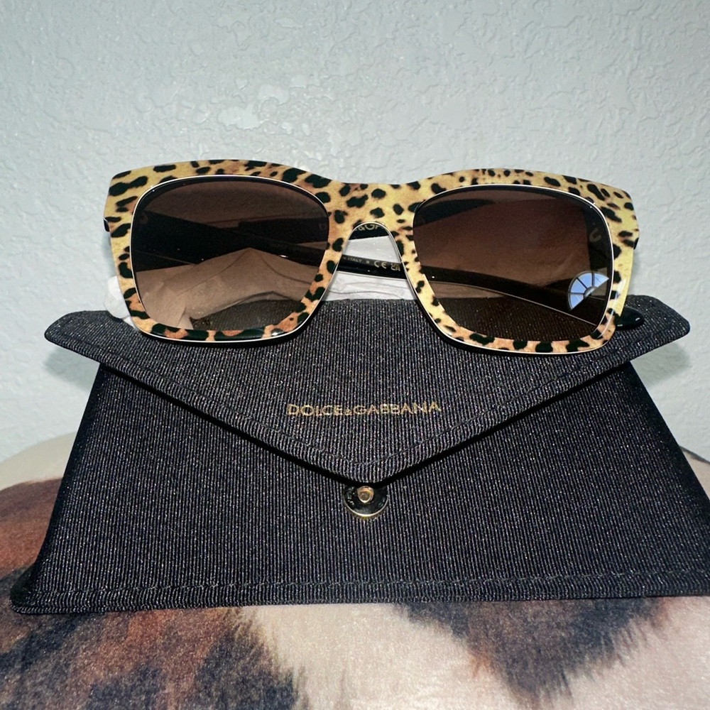 Dolce & Gabbana Leopard Print Sunglasses - Picture 2 of 8
